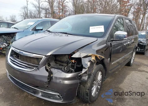 2015 Chrysler Town & Country Touring-L z USA, uszkodzony, nr VIN 2C4RC1CGXFR547479